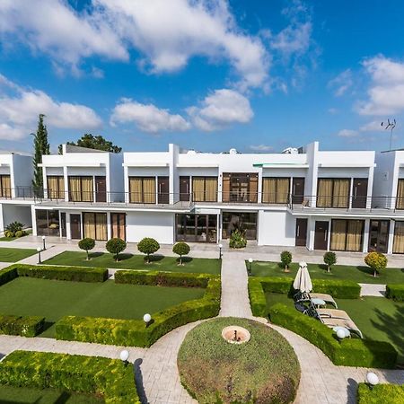 Cosmopolis Multi-Venue Aparthotel Larnaca Exterior photo