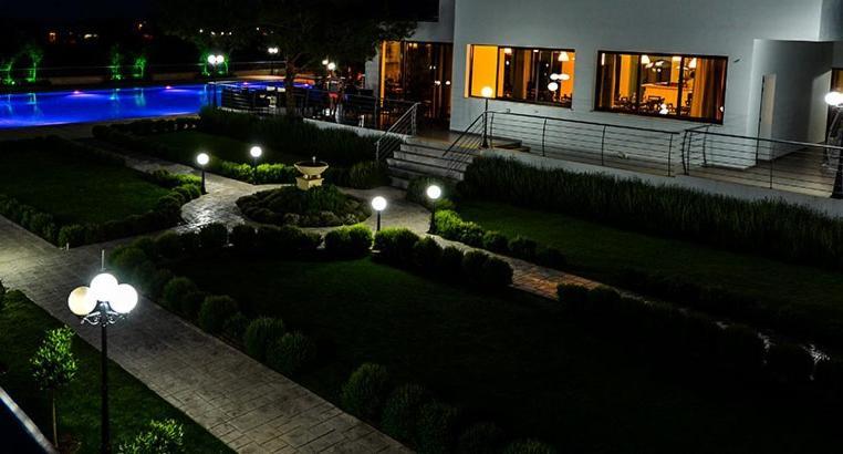 Cosmopolis Multi-Venue Aparthotel Larnaca Exterior photo